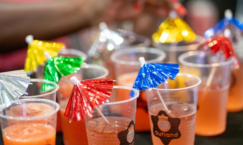 Versierde drankjes tijdens SEV-tour Spijkenisse
